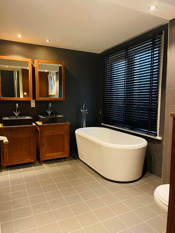O-Sea House: Herenwoning In Belle Epoque Wijk Te Oostende Luaran gambar